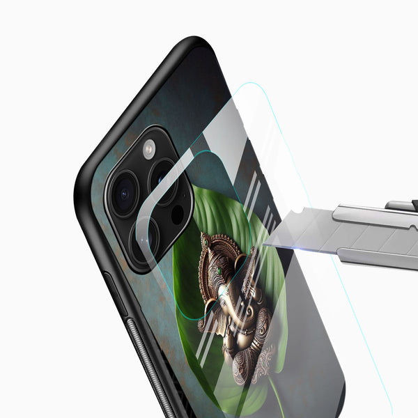 Divine Ganesha Leaf Art Glass Phone Case - Cover Stall